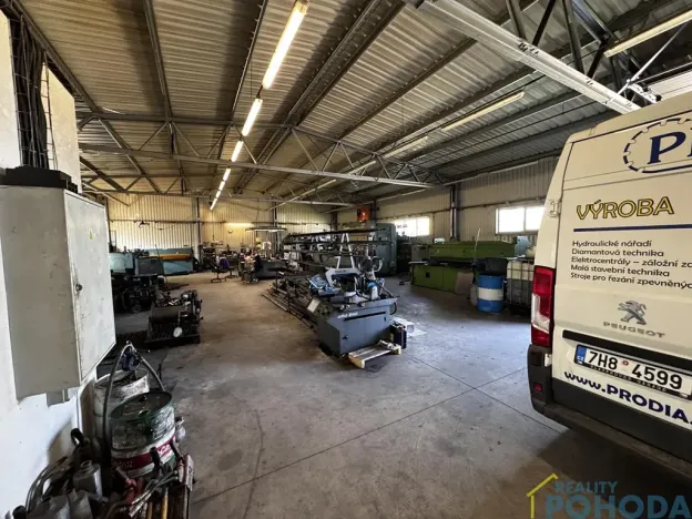 Pronájem výrobních prostor, Radhošť, 450 m2