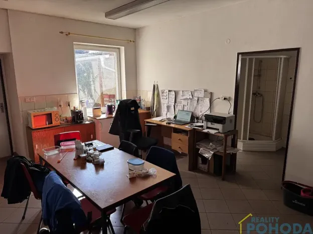 Pronájem výrobních prostor, Radhošť, 450 m2