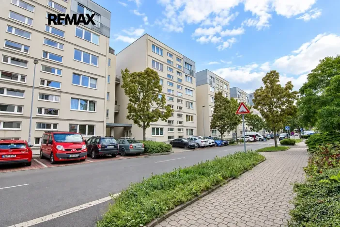 Prodej bytu 1+kk, Praha - Strašnice, Názovská, 35 m2