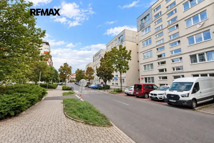 Prodej bytu 1+kk, Praha - Strašnice, Názovská, 35 m2