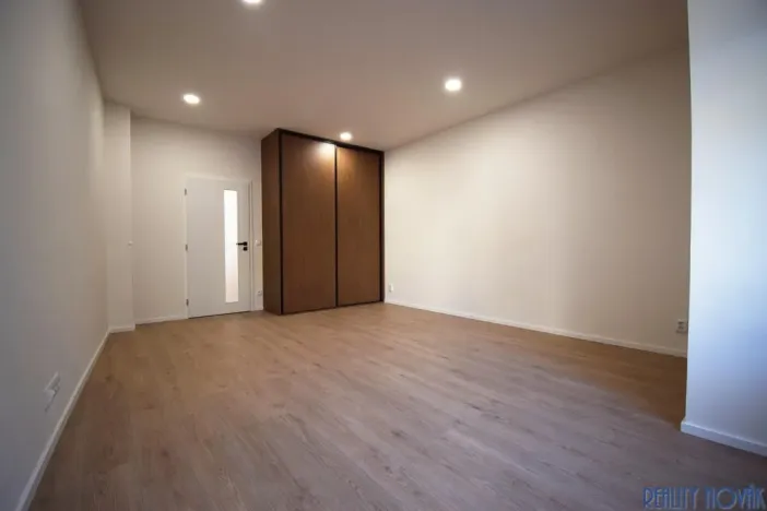 Pronájem bytu 3+kk, Praha - Holešovice, Janovského, 86 m2