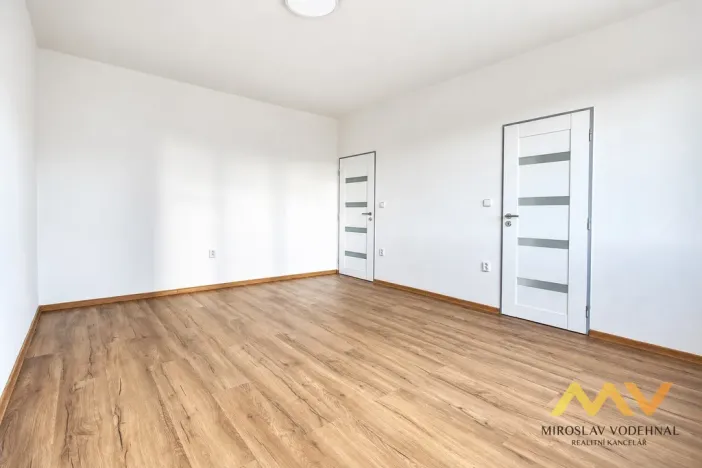 Pronájem bytu 2+1, Hradec Králové - Slezské Předměstí, třída SNP, 55 m2