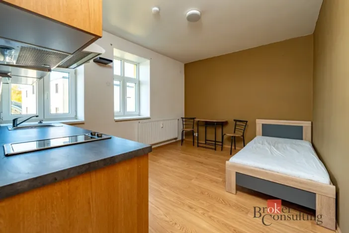 Pronájem bytu 1+kk, Jablonec nad Nisou, Anenské náměstí, 18 m2