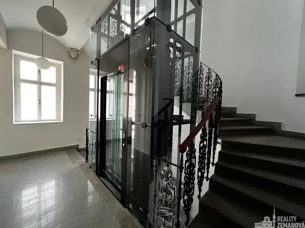Pronájem kanceláře, Praha - Nové Město, Rumunská, 56 m2