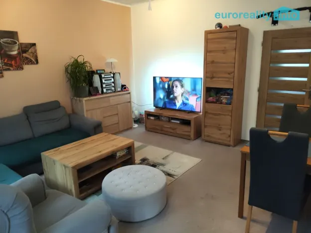 Prodej bytu 3+1, Dalovice, Borská, 73 m2