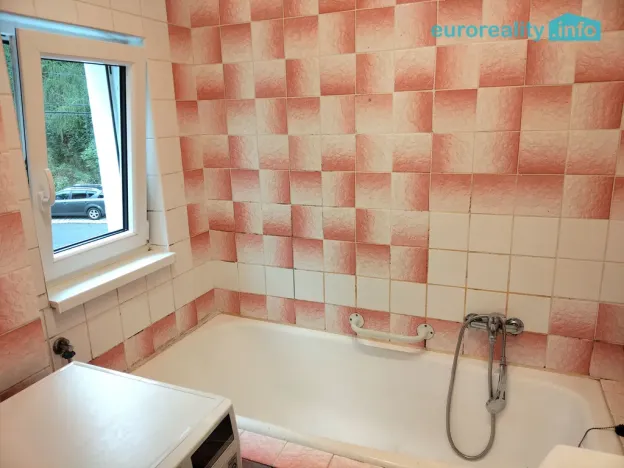 Prodej bytu 3+1, Dalovice, Borská, 73 m2