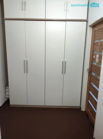 Prodej bytu 3+1, Dalovice, Borská, 73 m2