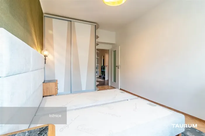 Pronájem bytu 2+1, Praha - Košíře, Starokošířská, 67 m2