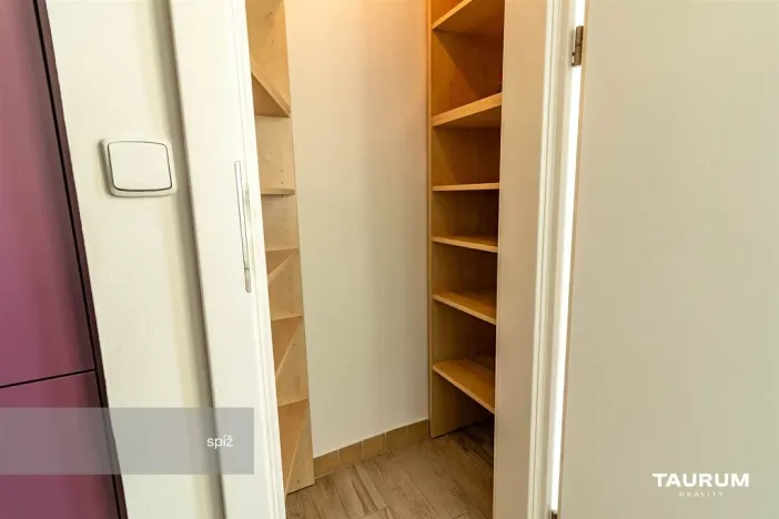 Pronájem bytu 2+1, Praha - Košíře, Starokošířská, 67 m2
