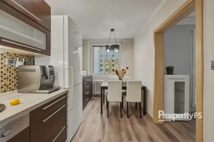 Prodej bytu 4+1, Ústí nad Labem - Všebořice, Spartakiádní, 84 m2