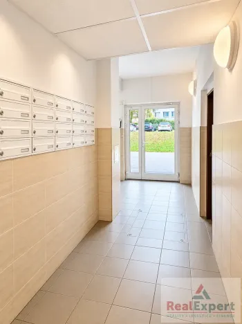Prodej bytu 2+kk, Praha - Háje, Brechtova, 30 m2