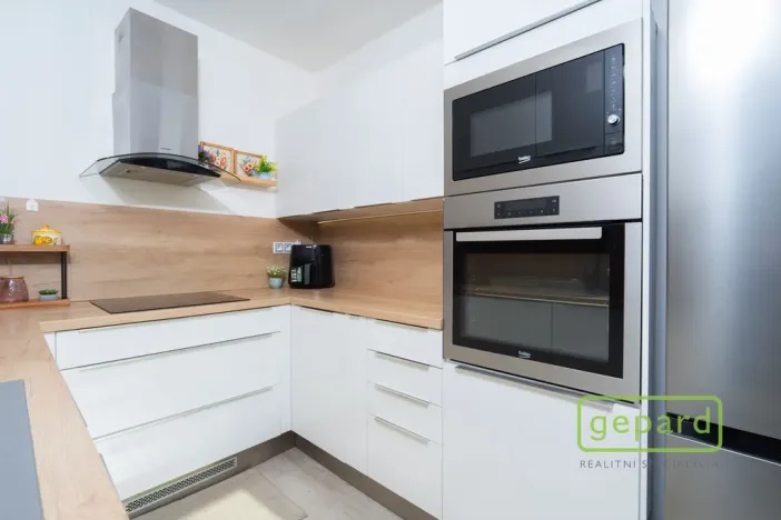 Prodej bytu 3+1, Praha - Chodov, Bachova, 72 m2