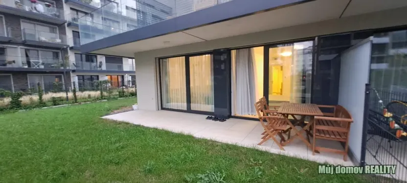 Pronájem bytu 2+kk, Praha - Žižkov, Šrámkové, 71 m2