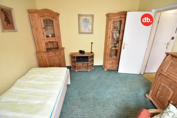 Prodej bytu 3+1, Karlovy Vary, Šumavská, 64 m2