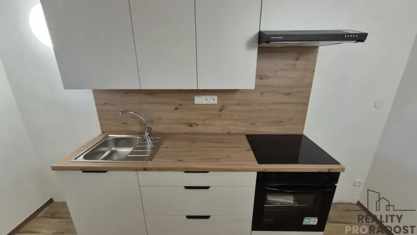 Pronájem bytu 1+1, Břeclav - Charvátská Nová Ves, SNP, 27 m2