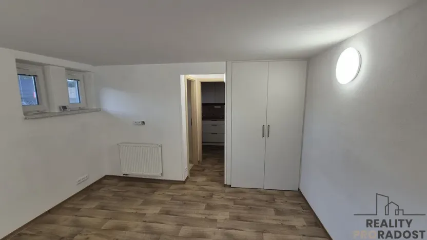Pronájem bytu 1+1, Břeclav - Charvátská Nová Ves, SNP, 27 m2