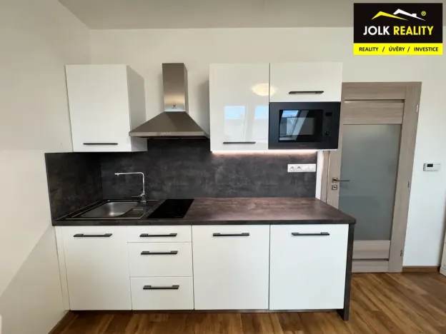 Pronájem bytu 1+kk, Opava, Krnovská, 30 m2