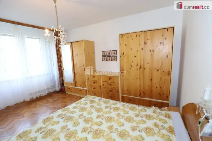 Prodej bytu 2+1, Karlovy Vary - Bohatice, Lomená, 52 m2
