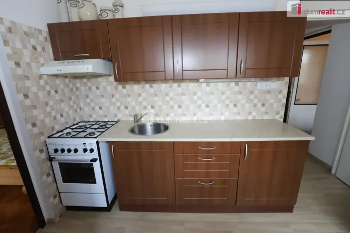 Prodej bytu 2+1, Karlovy Vary - Bohatice, Lomená, 52 m2