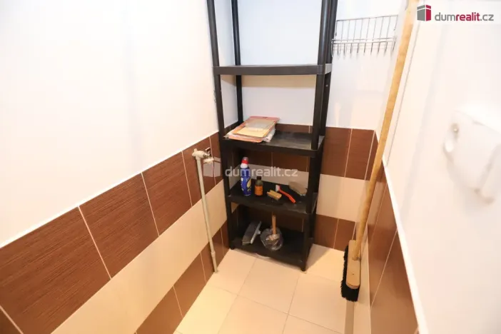 Prodej bytu 2+1, Karlovy Vary - Bohatice, Lomená, 52 m2