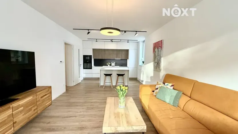 Prodej bytu 3+kk, Hluboká nad Vltavou, U Parku, 74 m2