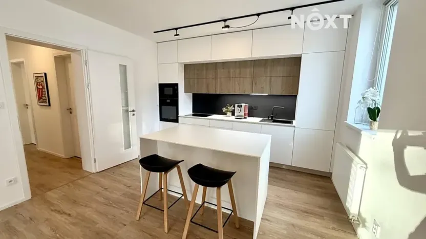 Prodej bytu 3+kk, Hluboká nad Vltavou, U Parku, 74 m2