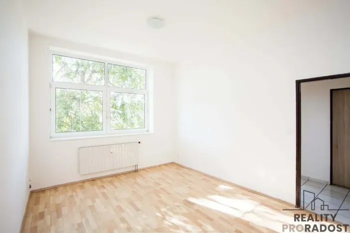 Pronájem bytu 1+1, Břeclav, Na Valtické, 37 m2