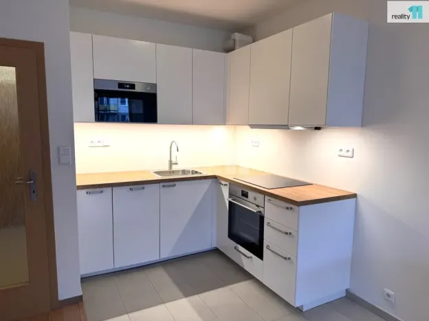Pronájem bytu 2+kk, Praha - Vysočany, Pod Harfou, 53 m2