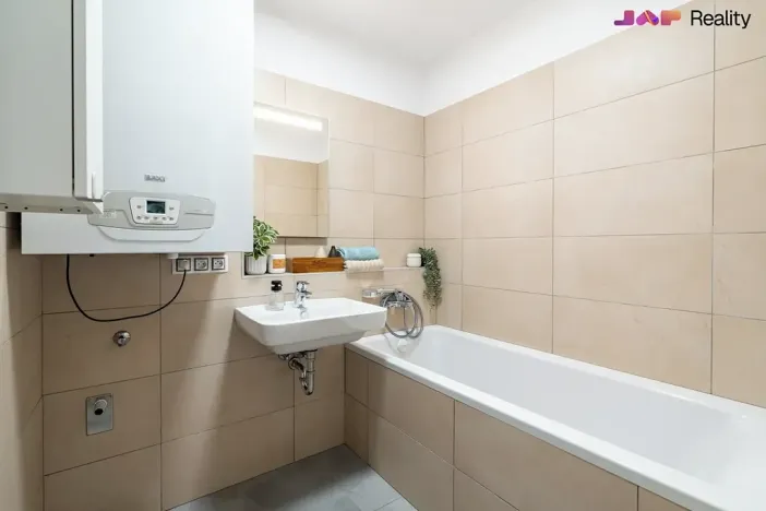Prodej bytu 2+kk, Moravany, Višňová, 50 m2