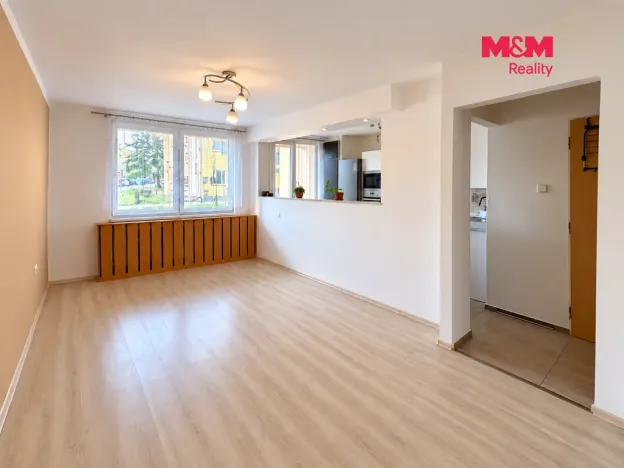 Prodej bytu 3+1, Lubenec, Pražská, 66 m2