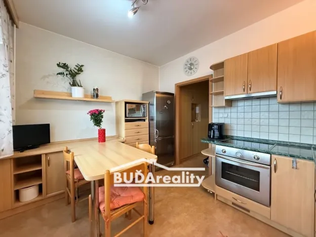 Pronájem bytu 2+1, Zlín, U Trojáku, 66 m2