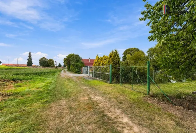 Prodej pozemku pro bydlení, Zásmuky, Hřbitovní, 2877 m2