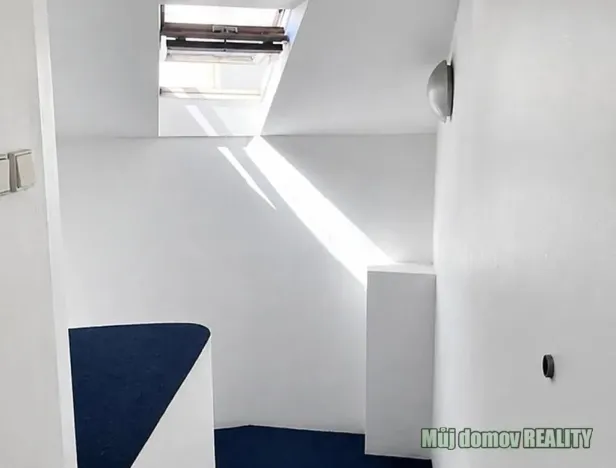 Pronájem rodinného domu, Praha - Libeň, Ve vrchu, 400 m2