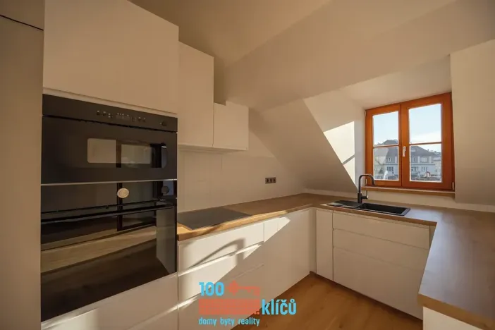 Pronájem bytu 3+1, Praha - Malá Strana, Všehrdova, 180 m2