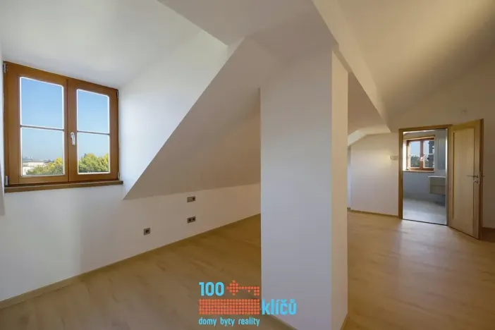 Pronájem bytu 3+1, Praha - Malá Strana, Všehrdova, 180 m2