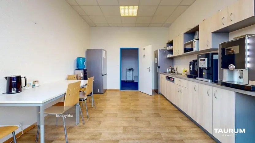 Pronájem kanceláře, Plzeň - Východní Předměstí, Slovanská alej, 481 m2