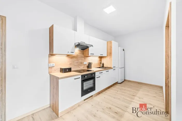 Pronájem bytu 2+kk, Zbůch, Náměstí, 52 m2