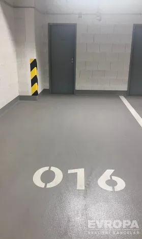 Pronájem garážového stání, Praha, Gerstelova, 18 m2