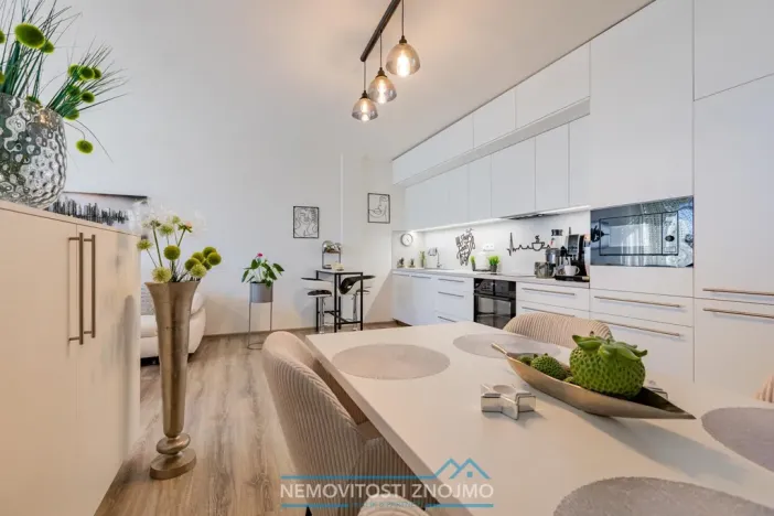 Prodej bytu 2+kk, Znojmo, Kosmákova, 71 m2