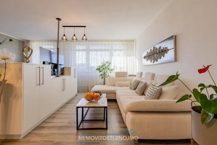 Prodej bytu 2+kk, Znojmo, Kosmákova, 71 m2