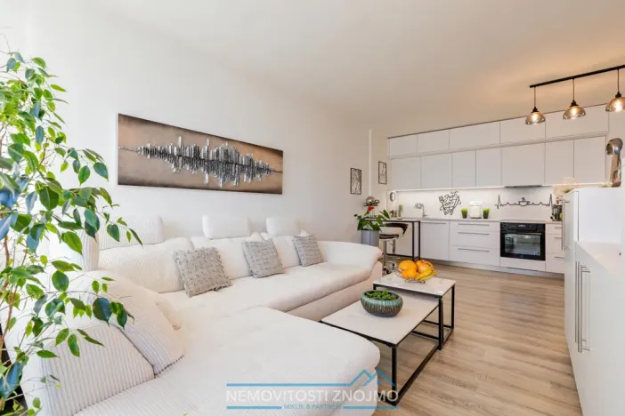 Prodej bytu 2+kk, Znojmo, Kosmákova, 71 m2