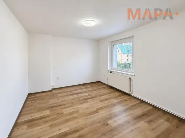 Pronájem bytu 1+1, Chomutov, Bělohorská, 33 m2