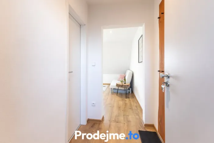 Prodej bytu 2+kk, Znojmo, Mikulášské náměstí, 39 m2