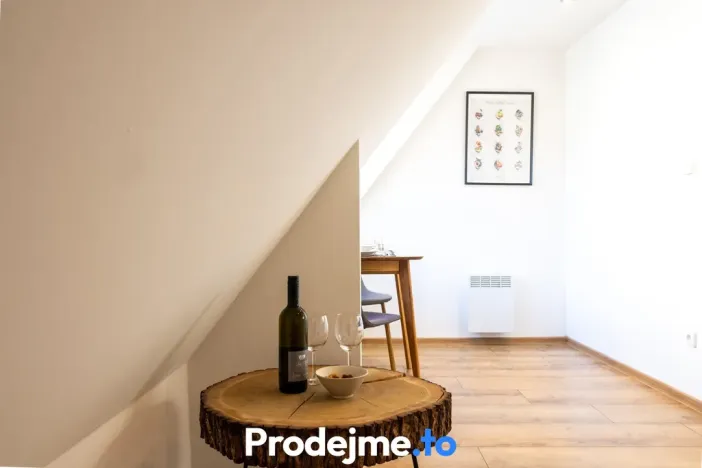 Prodej bytu 1+kk, Znojmo, Mikulášské náměstí, 32 m2