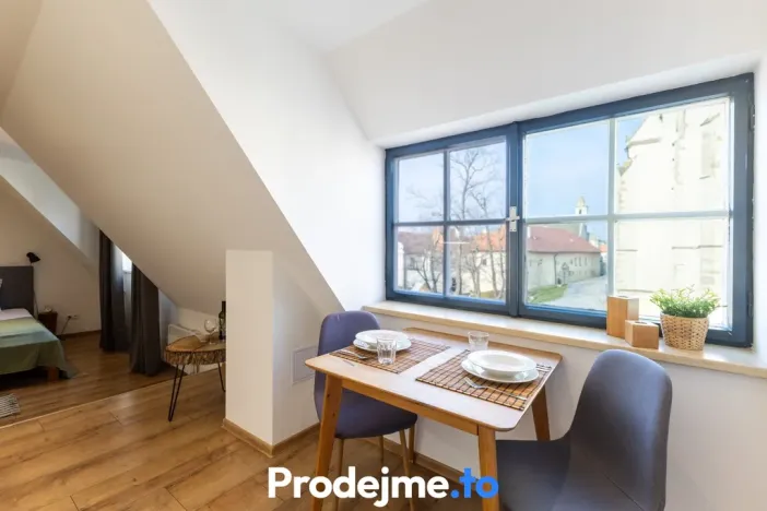 Prodej bytu 1+kk, Znojmo, Mikulášské náměstí, 32 m2