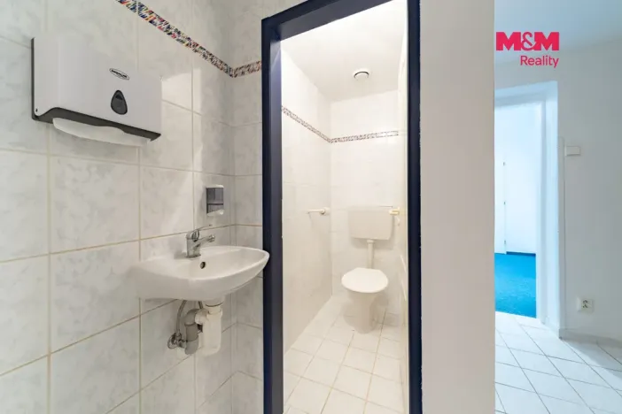 Prodej obchodního prostoru, Cheb, Lesní, 130 m2