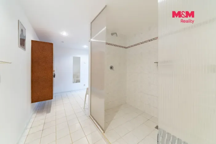 Prodej obchodního prostoru, Cheb, Lesní, 130 m2