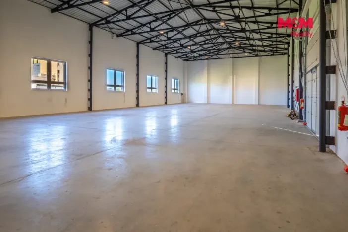 Pronájem skladu, Radošovice, 446 m2