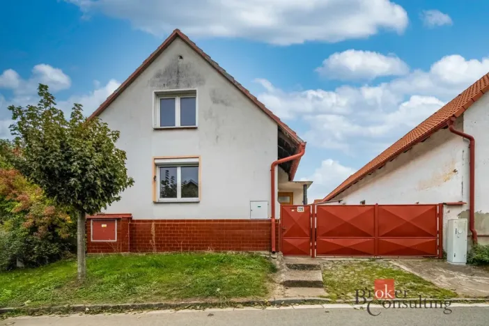 Prodej rodinného domu, Sezemice, Bezdíčkova, 105 m2