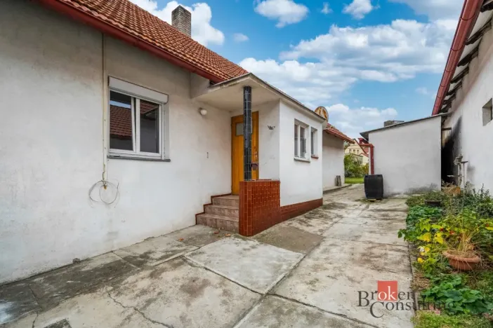 Prodej rodinného domu, Sezemice, Bezdíčkova, 105 m2